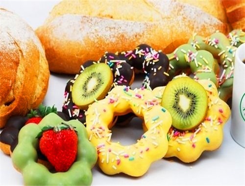 糖巢量販零食 品牌優(yōu)勢(shì)顯著，廈門(mén)商貿(mào)背景下的創(chuàng)富選擇